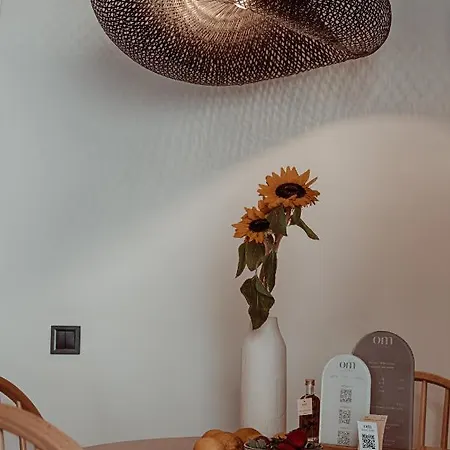 Om Living Афитос